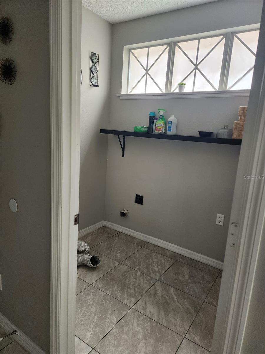 Listing photo id 9 for 14697 Huntcliff Park Way