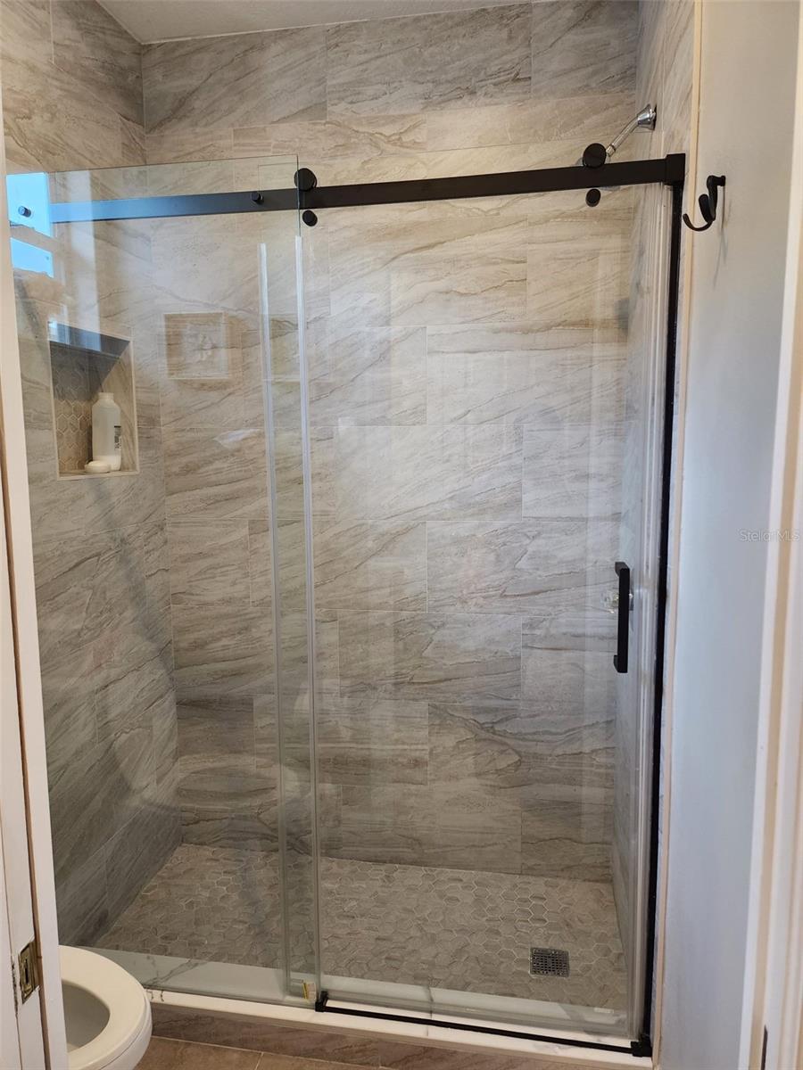 Listing photo id 16 for 14697 Huntcliff Park Way