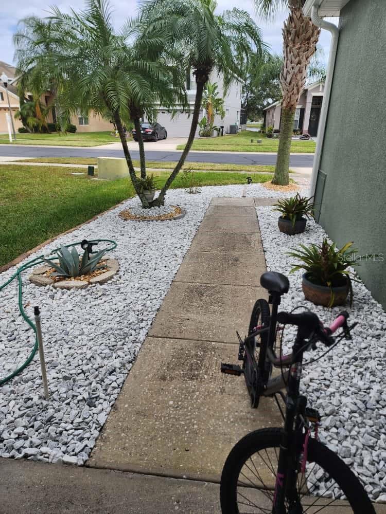 Listing photo id 1 for 14697 Huntcliff Park Way