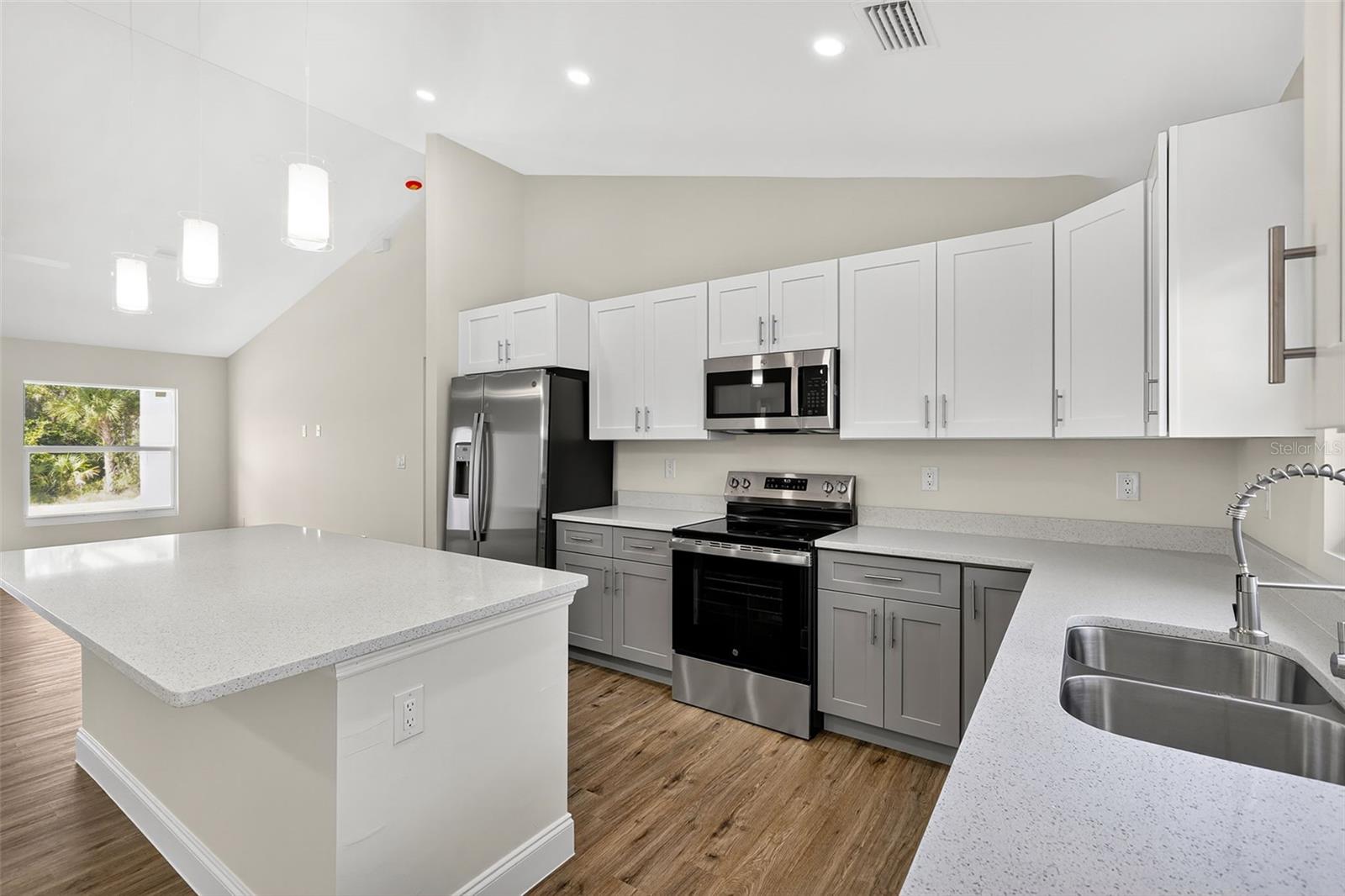 Image 8 of 35 For 486 Celeste Street