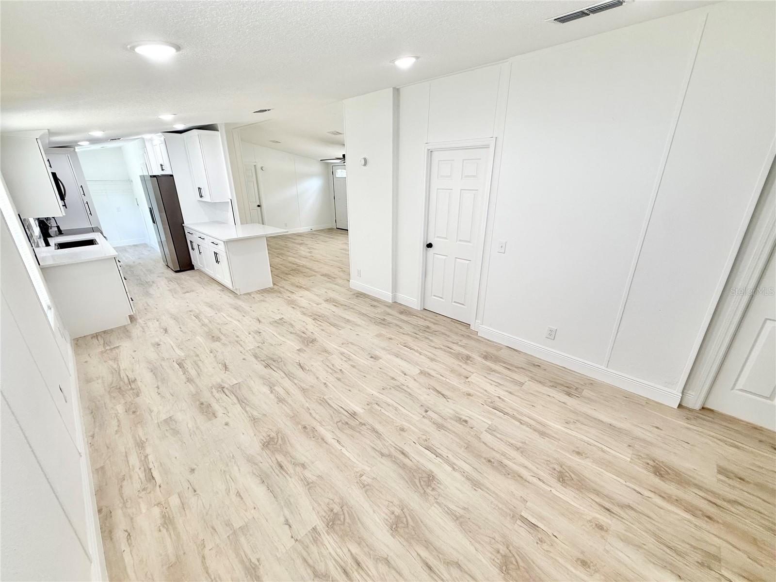 Image 10 of 44 For 15840 100th Avenue