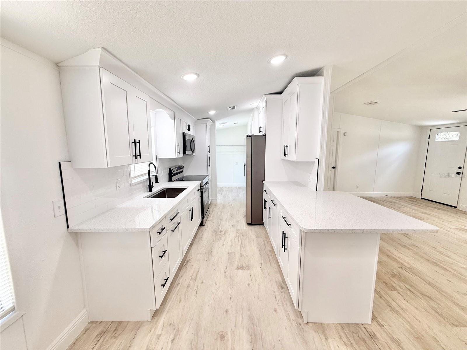 Image 11 of 44 For 15840 100th Avenue