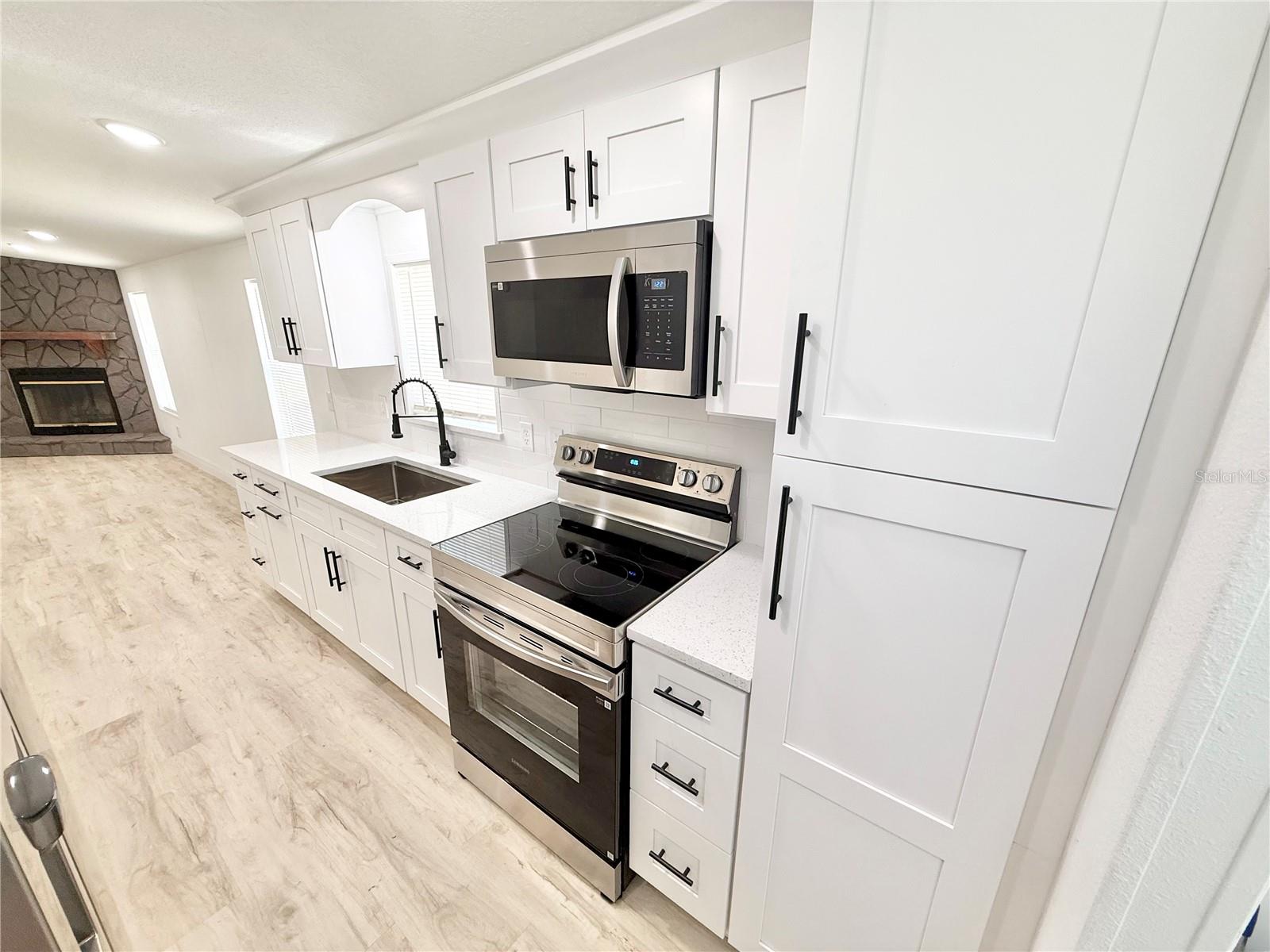 Image 14 of 44 For 15840 100th Avenue