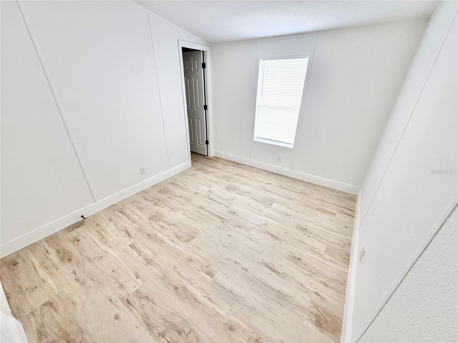 Image 17 of 44 For 15840 100th Avenue