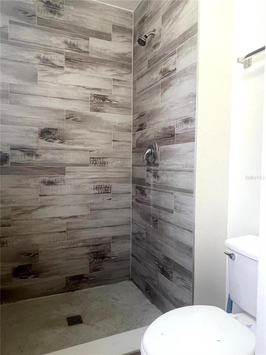 Image 17 of 27 For 557 Milford Street