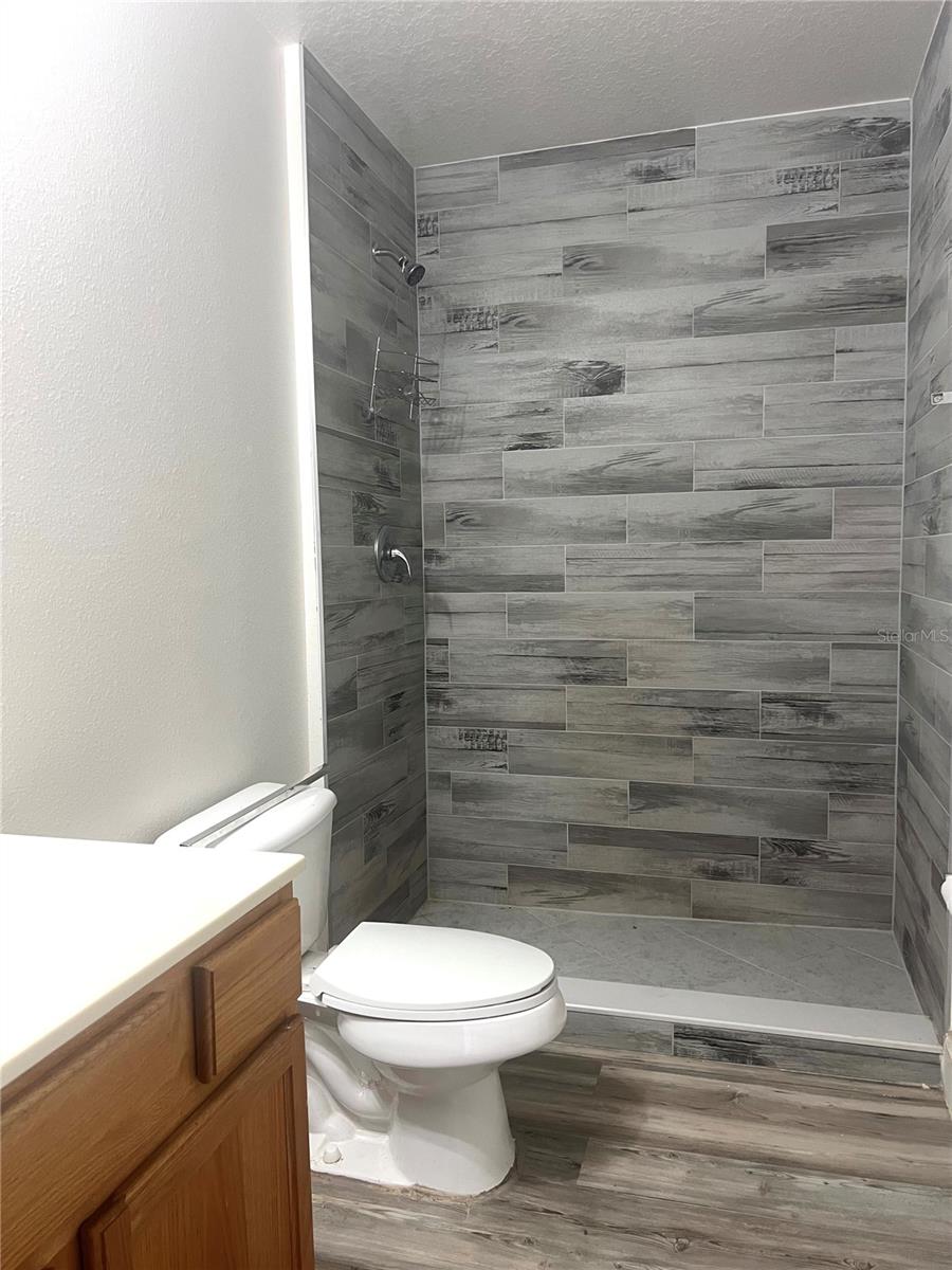 Image 23 of 27 For 557 Milford Street