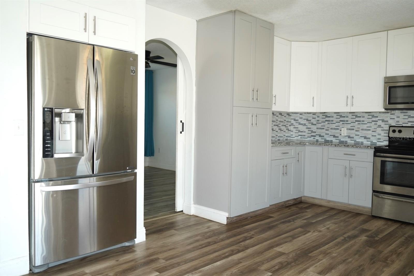 Image 7 of 27 For 557 Milford Street