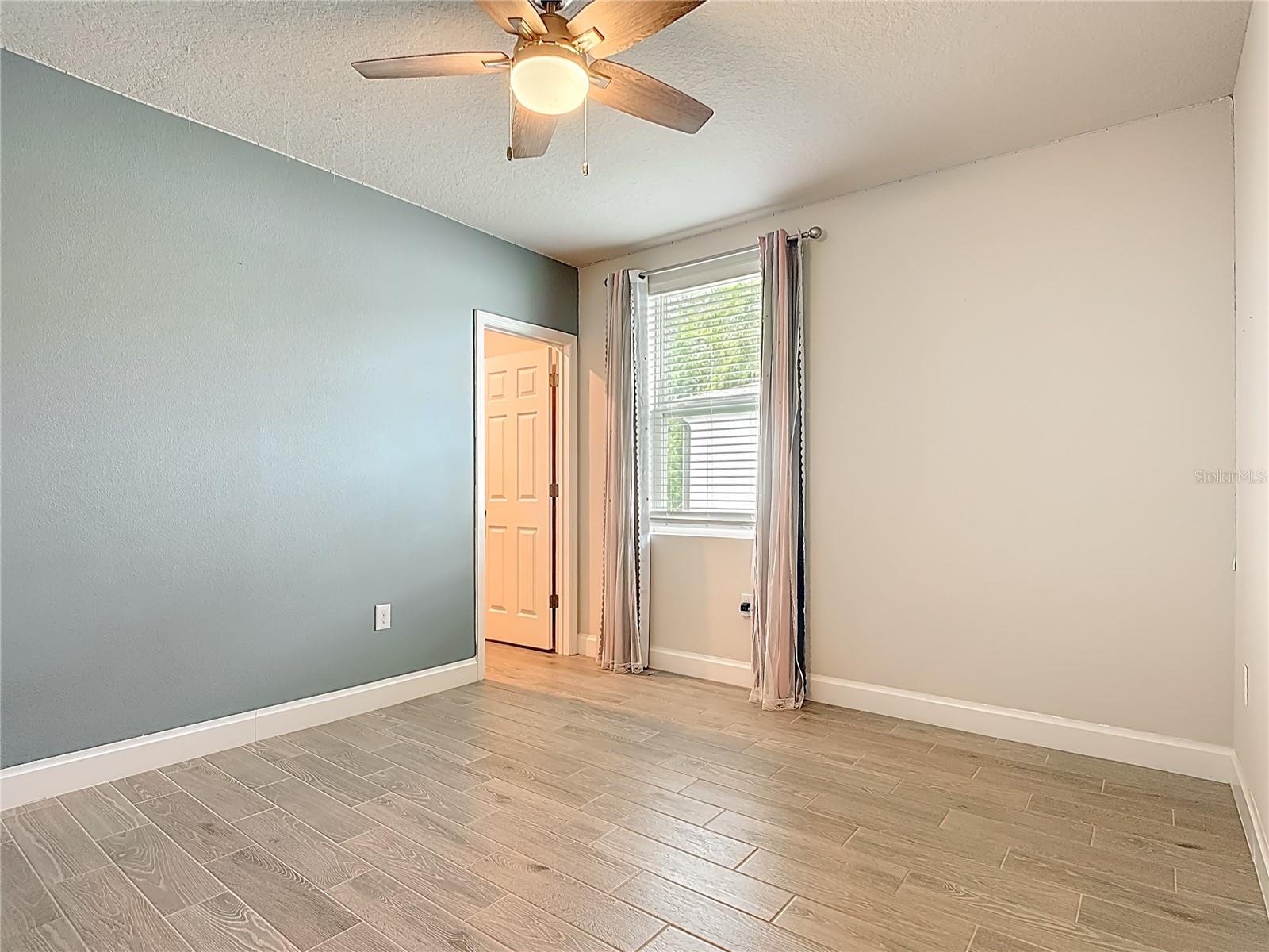 Image 31 of 59 For 525 Vista Villages Blvd