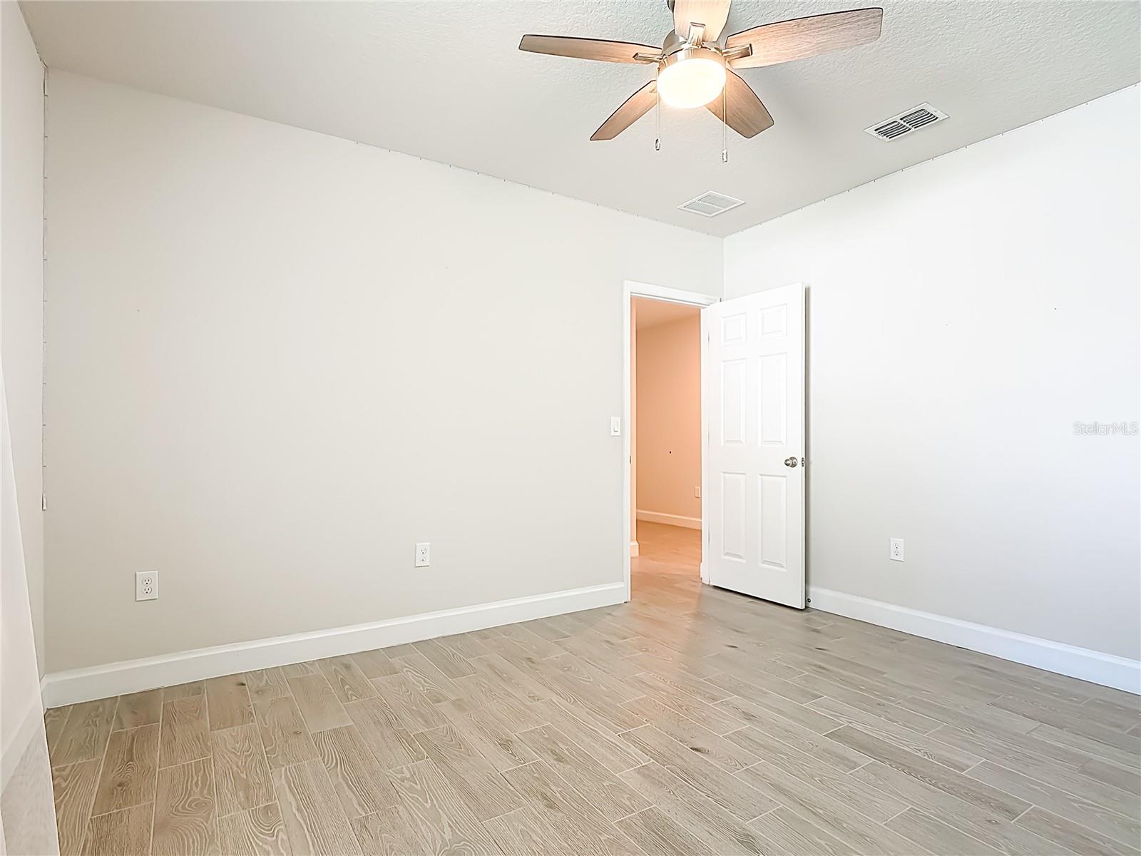 Image 38 of 59 For 525 Vista Villages Blvd