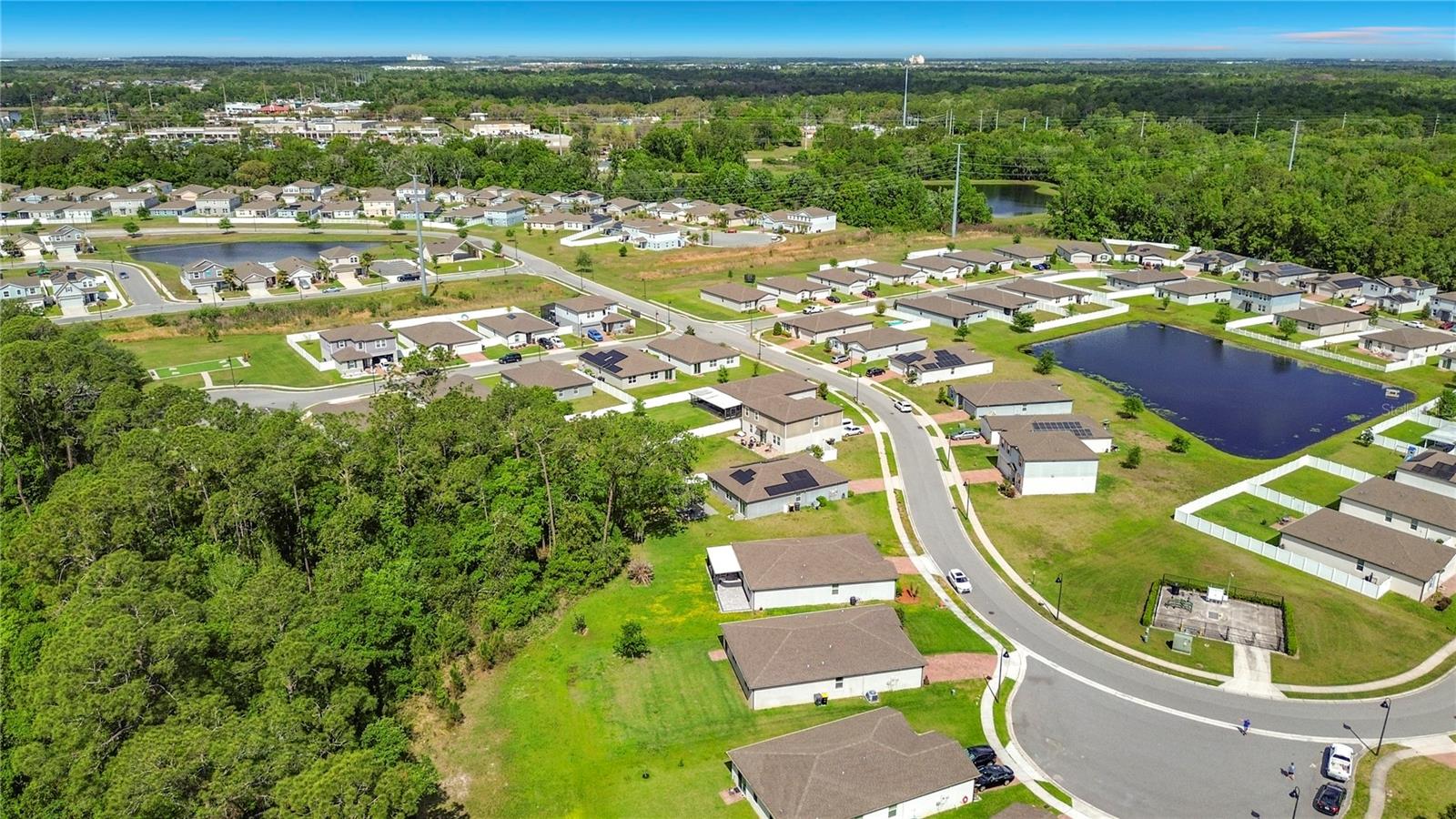 Image 4 of 59 For 525 Vista Villages Blvd