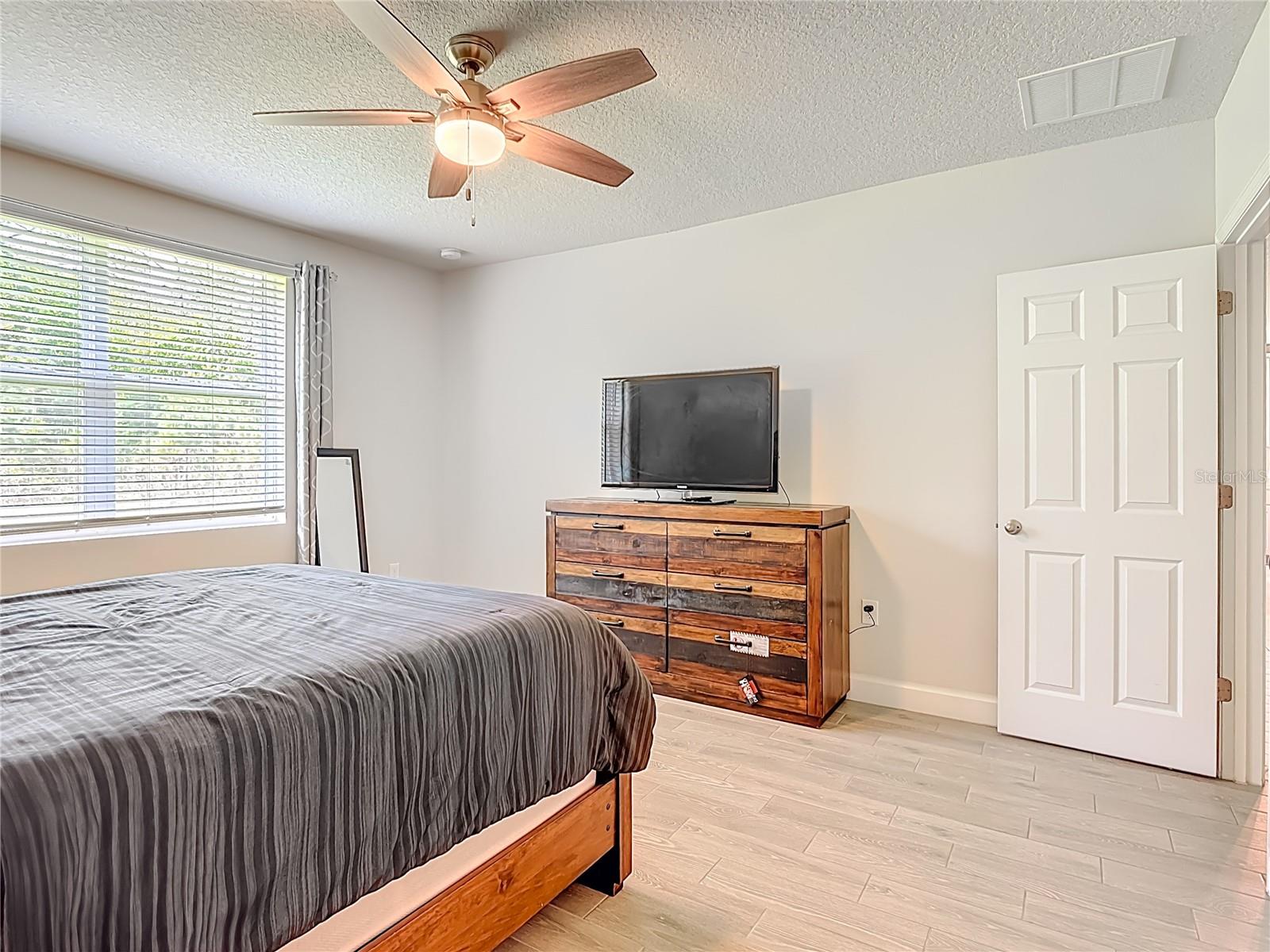 Image 44 of 59 For 525 Vista Villages Blvd