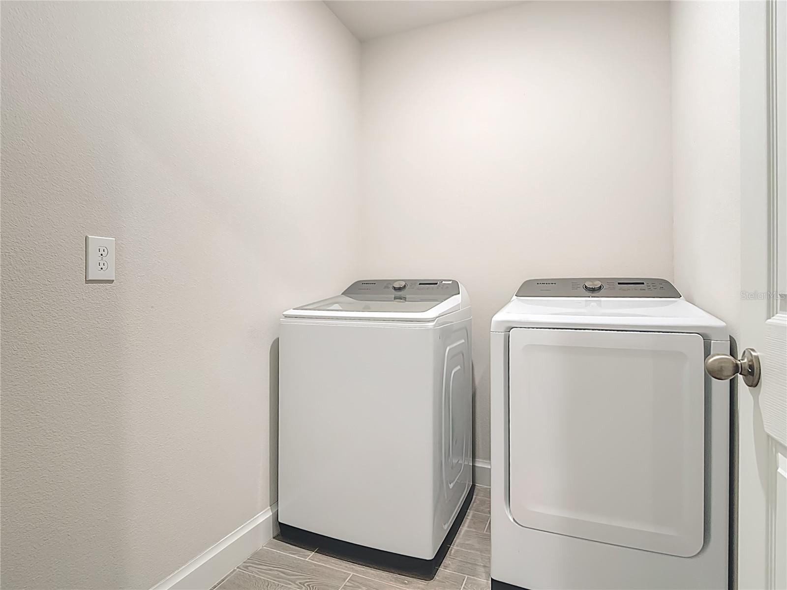 Image 48 of 59 For 525 Vista Villages Blvd