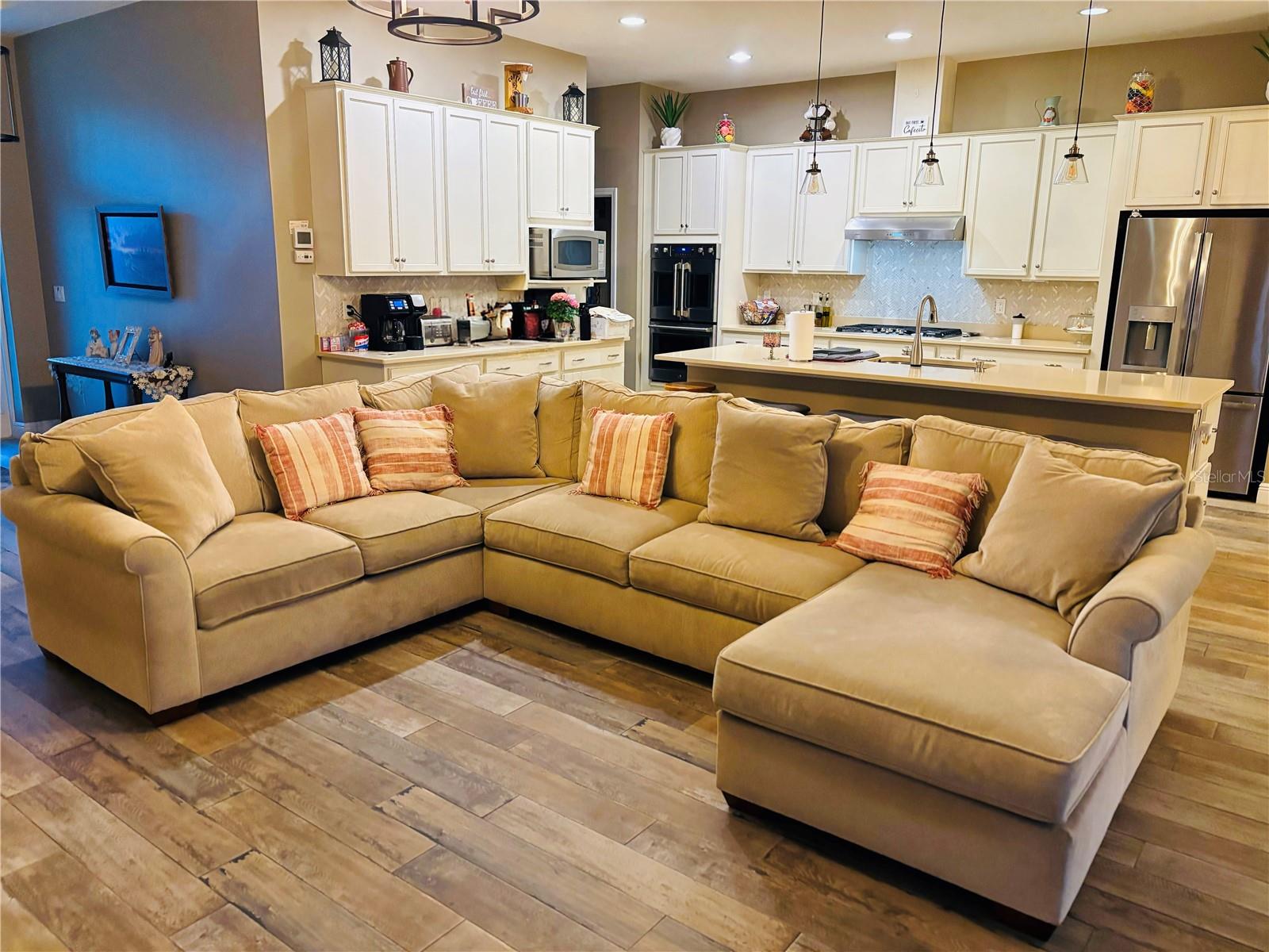 Image 3 of 45 For 20500 Quinella Street