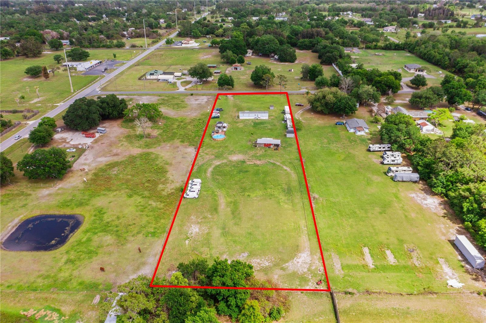 Listing photo id 11 for 3834 Hixon Avenue