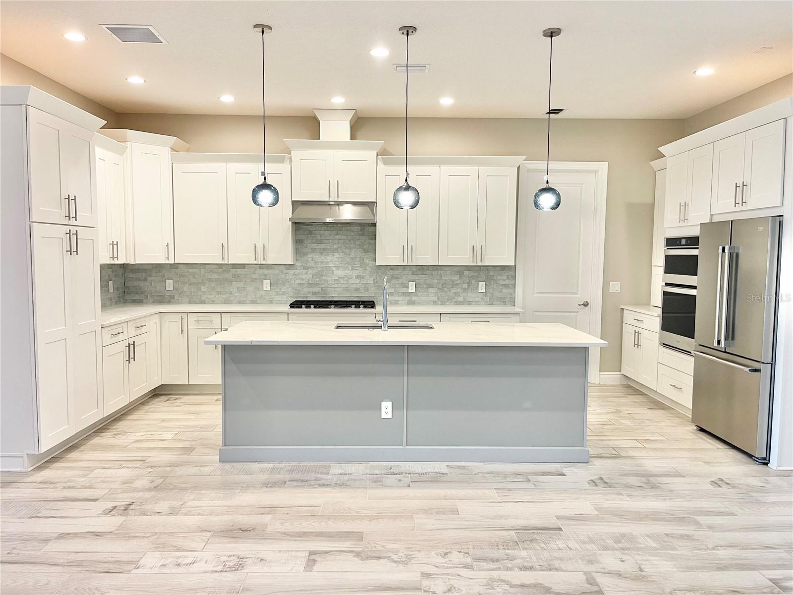 Image 12 of 52 For 15594 Shorebird Lane