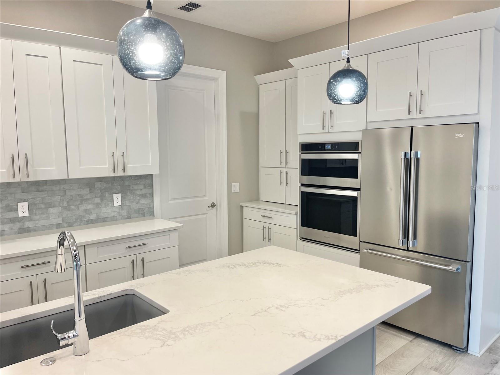 Image 14 of 52 For 15594 Shorebird Lane