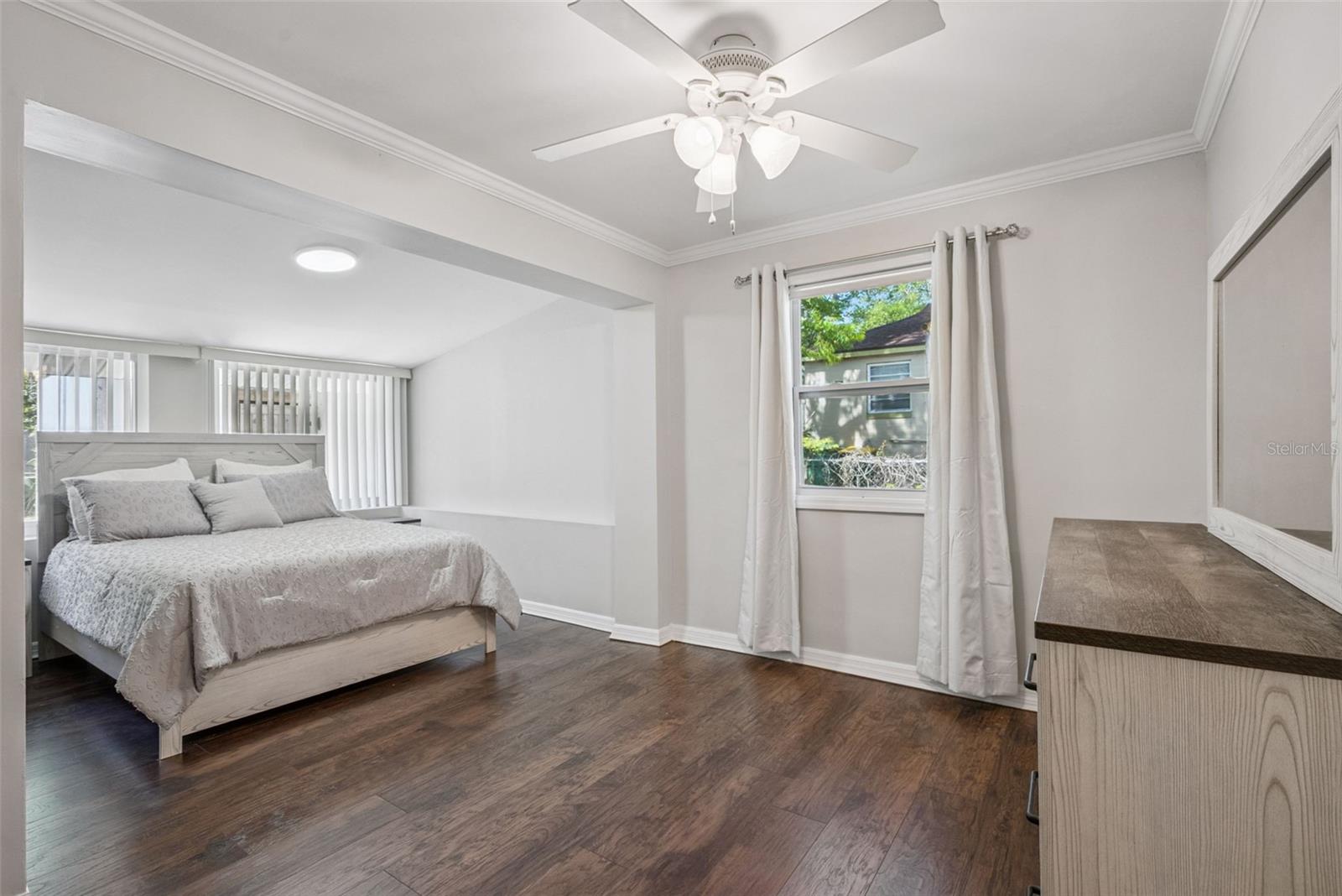 Image 10 of 28 For 334 Howry Avenue