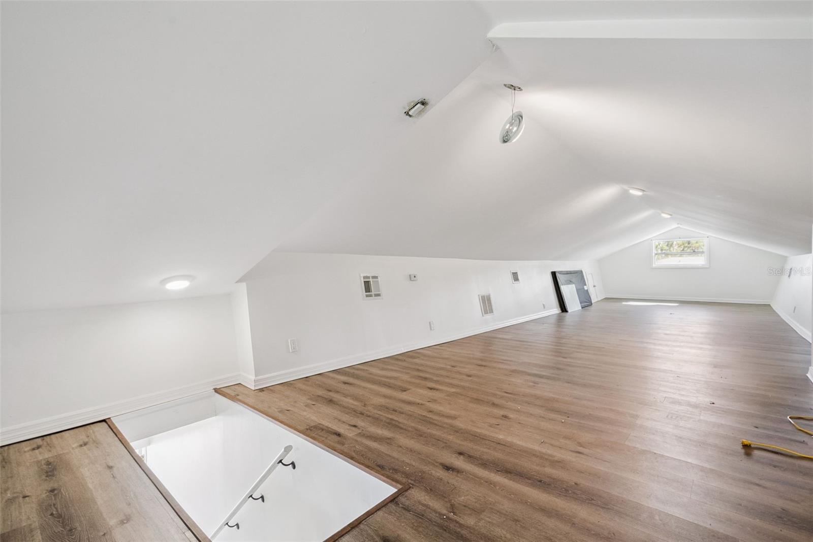 Image 17 of 28 For 334 Howry Avenue