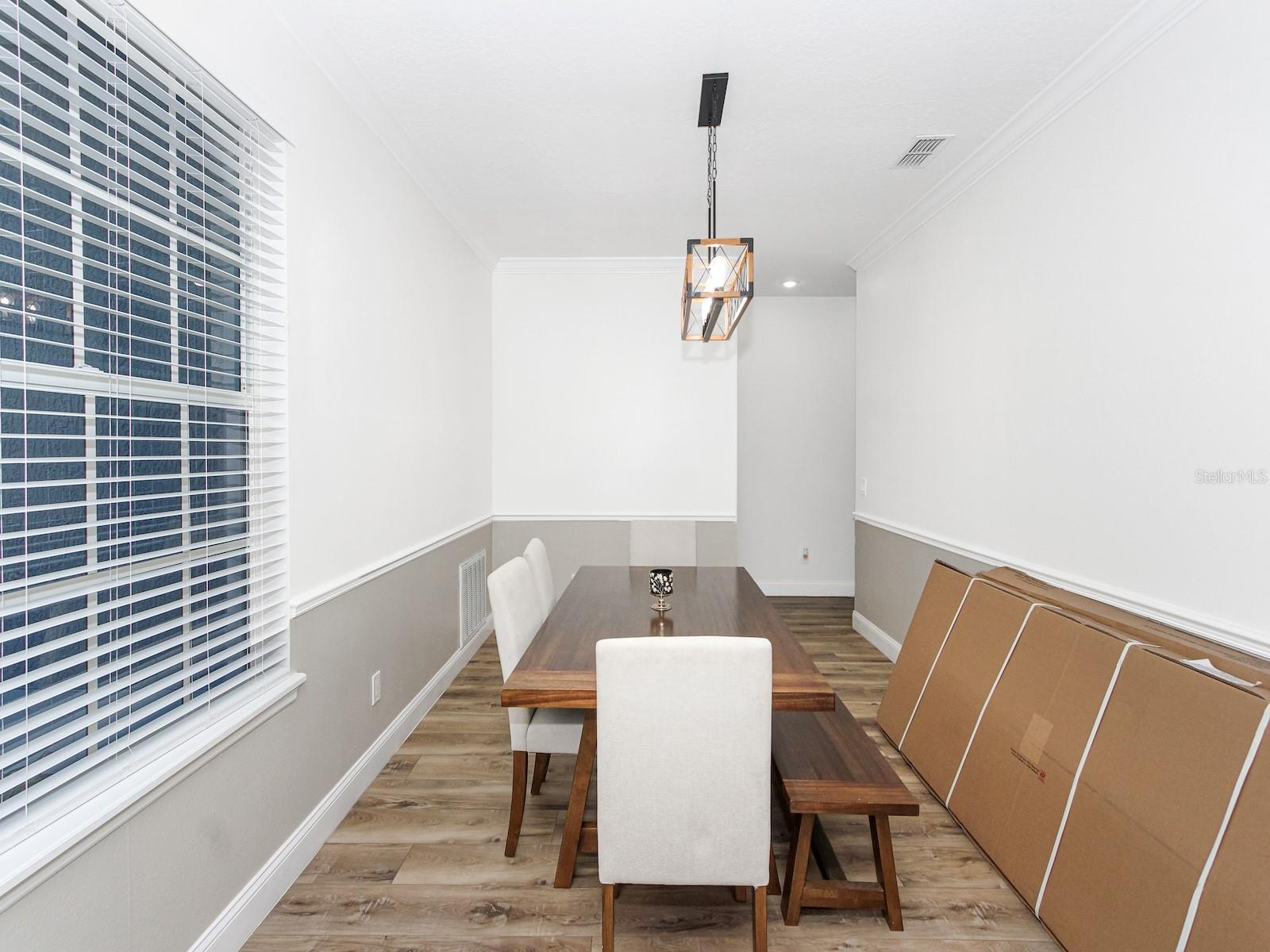 Image 11 of 61 For 687 Statenville Court