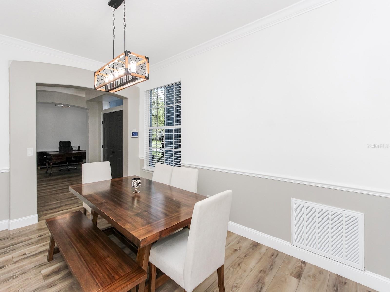 Image 12 of 61 For 687 Statenville Court