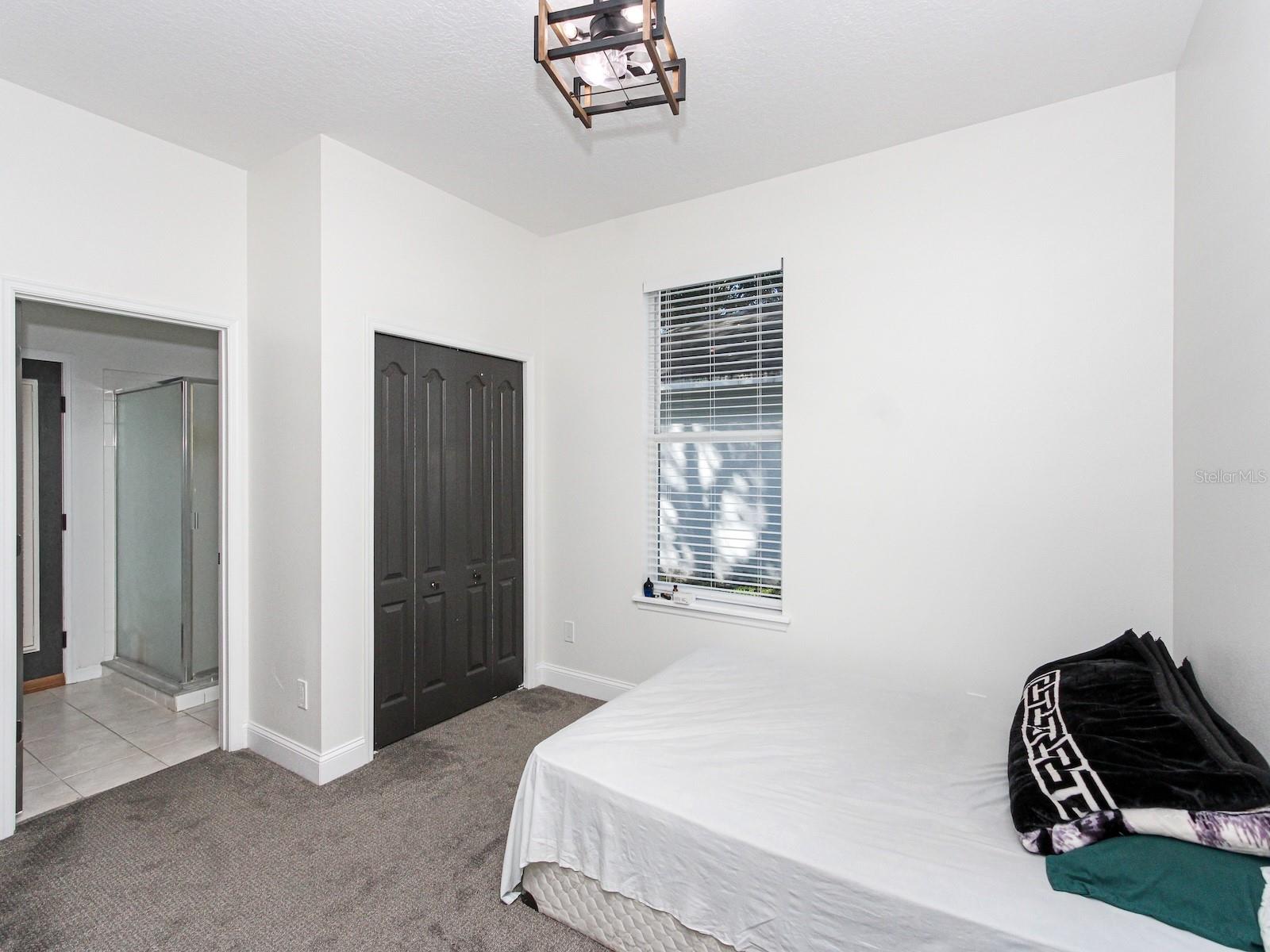 Image 16 of 61 For 687 Statenville Court