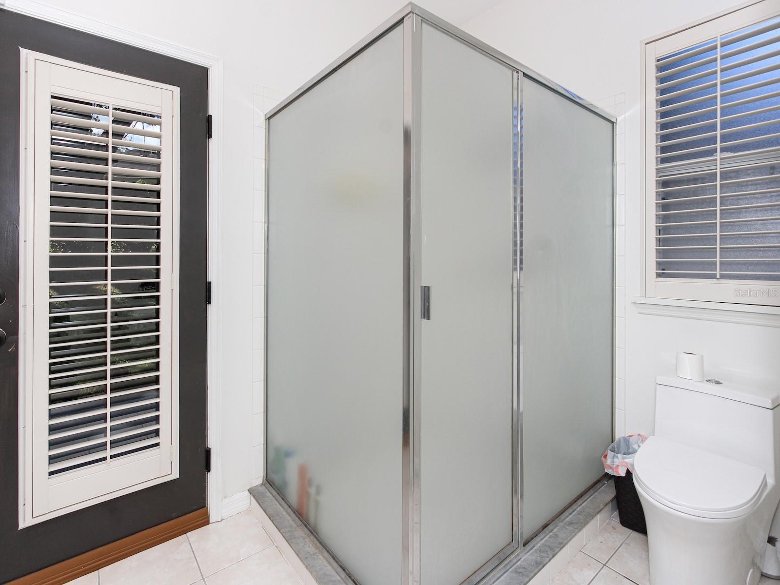 Image 17 of 61 For 687 Statenville Court