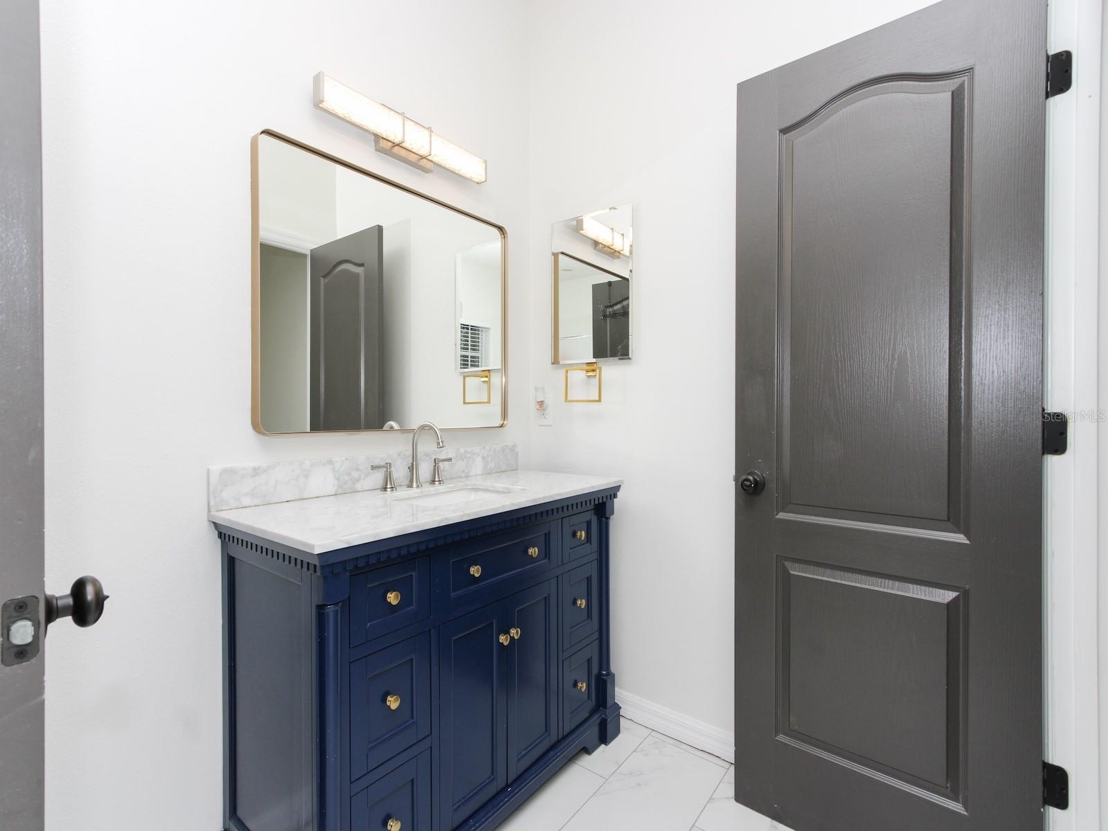 Image 29 of 61 For 687 Statenville Court