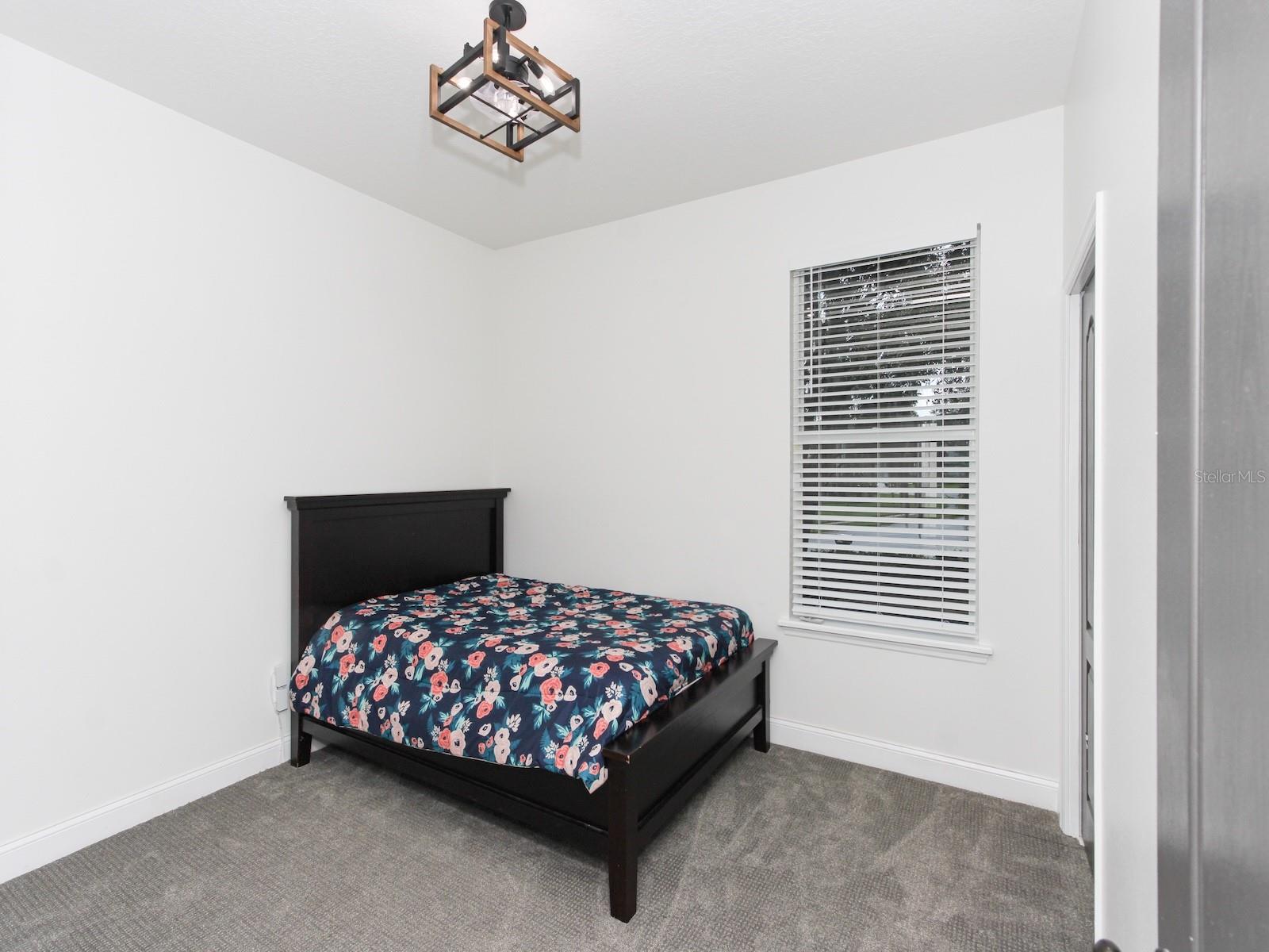 Image 31 of 61 For 687 Statenville Court