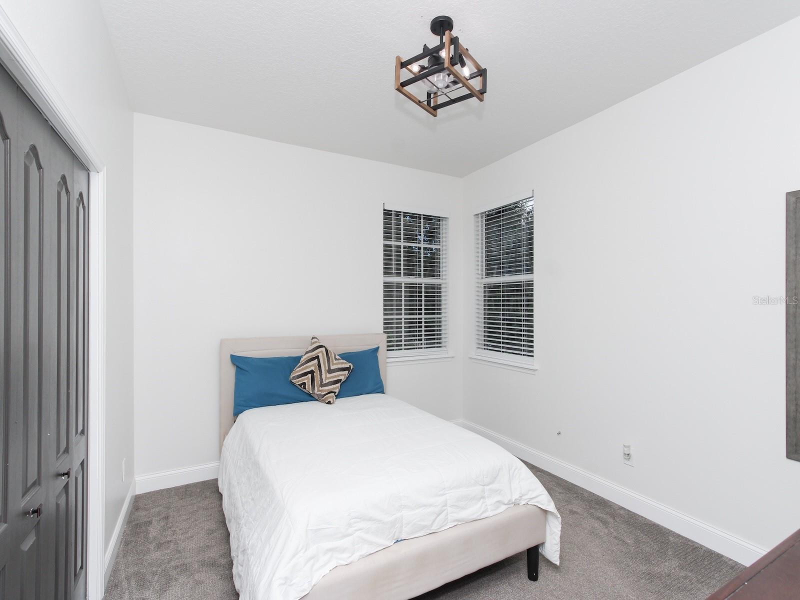 Image 32 of 61 For 687 Statenville Court