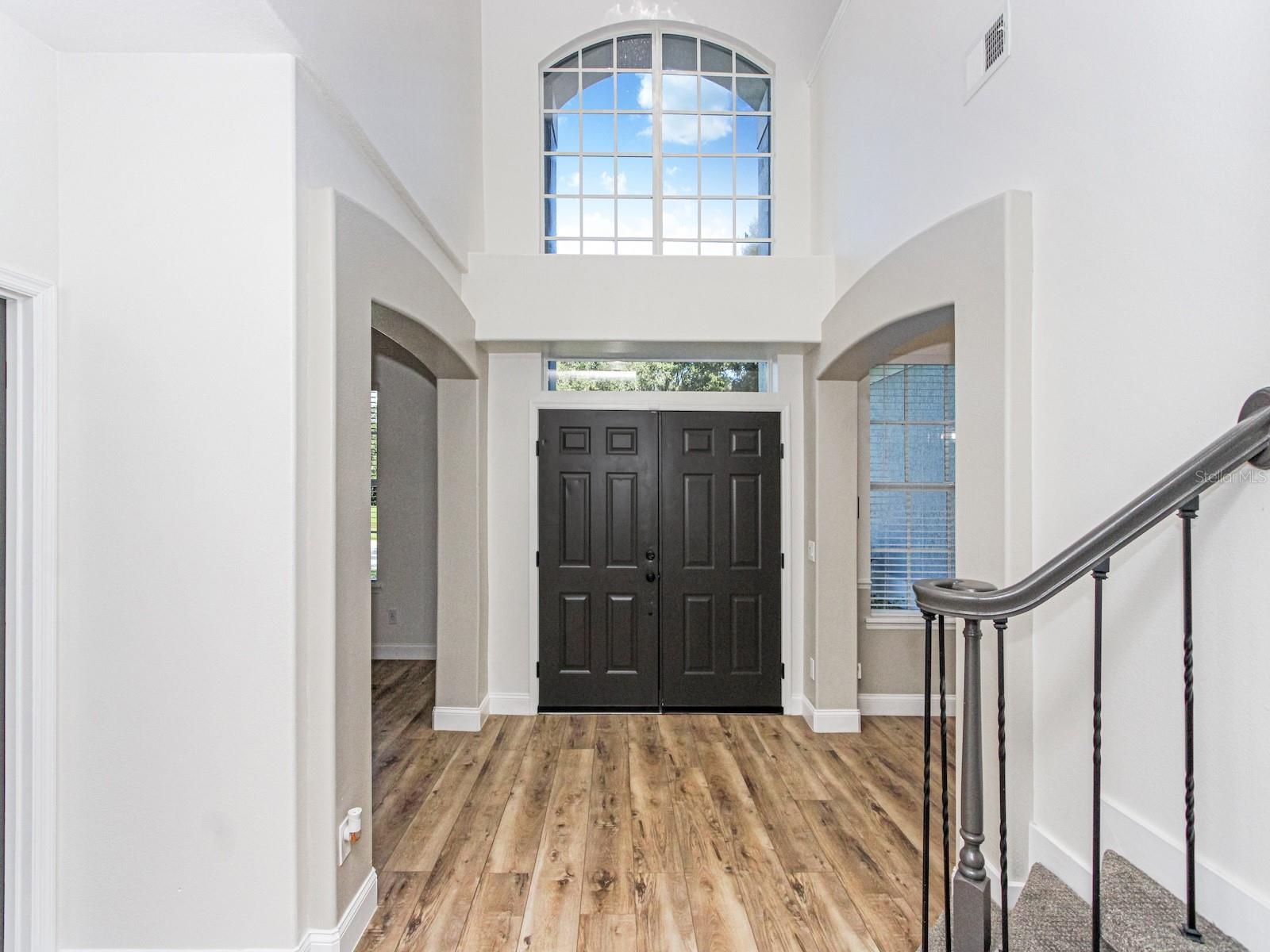 Image 4 of 61 For 687 Statenville Court