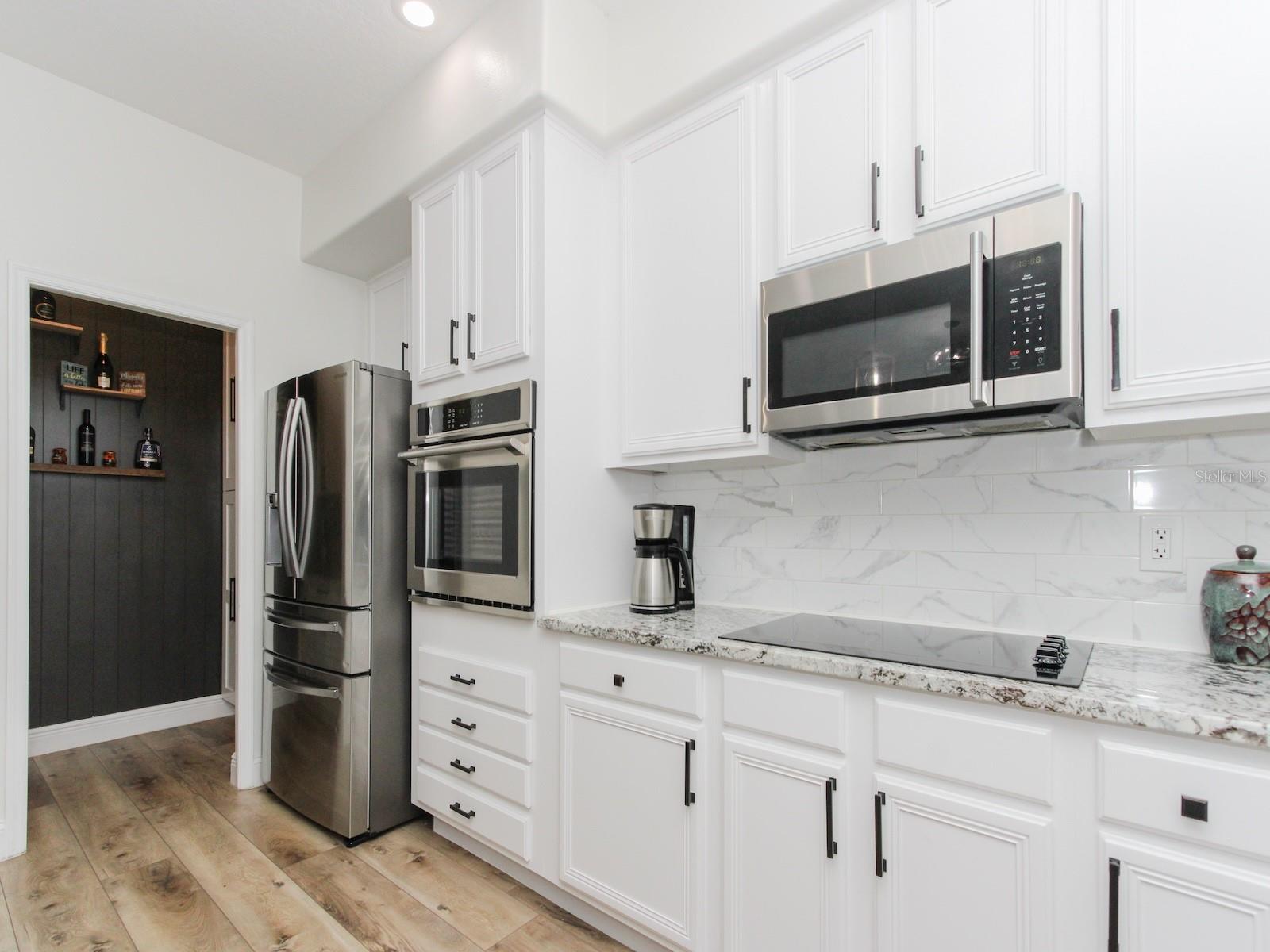 Image 6 of 61 For 687 Statenville Court