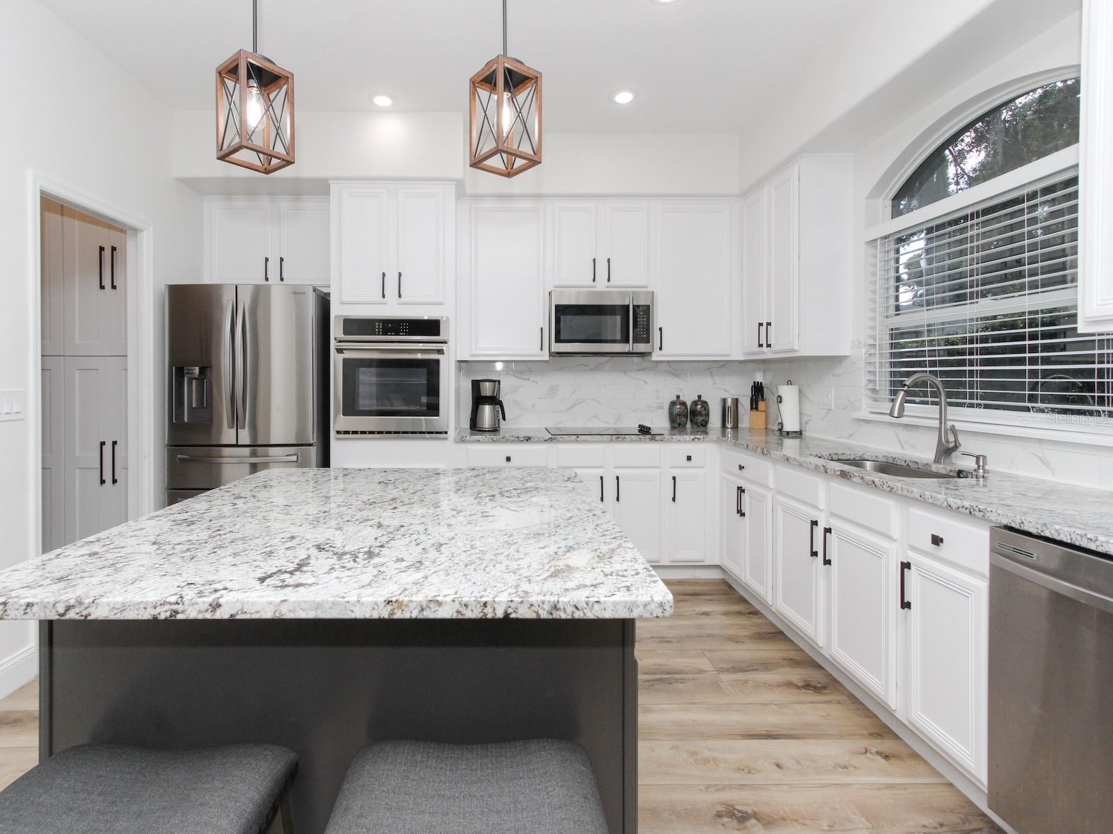 Image 8 of 61 For 687 Statenville Court