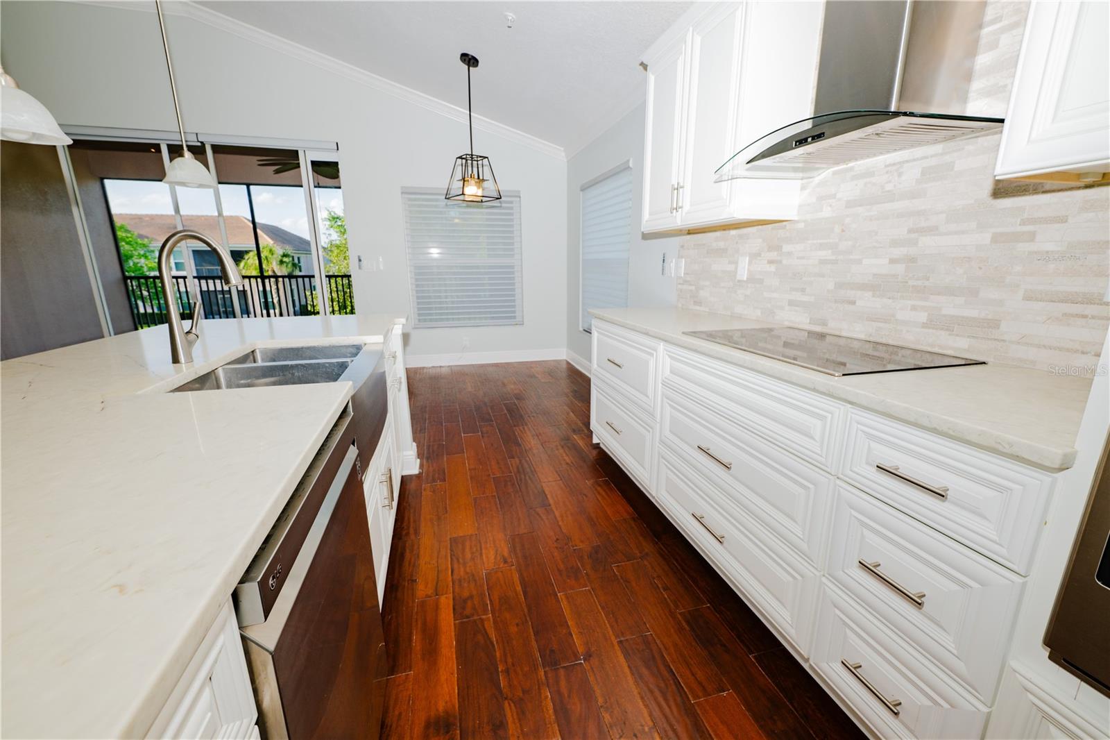 Image 4 of 27 For 8301 Foster Drive 8301