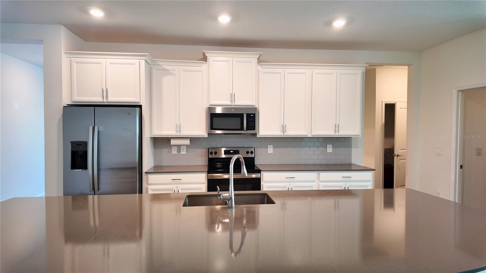 Image 7 of 22 For 6366 Lakepine Street