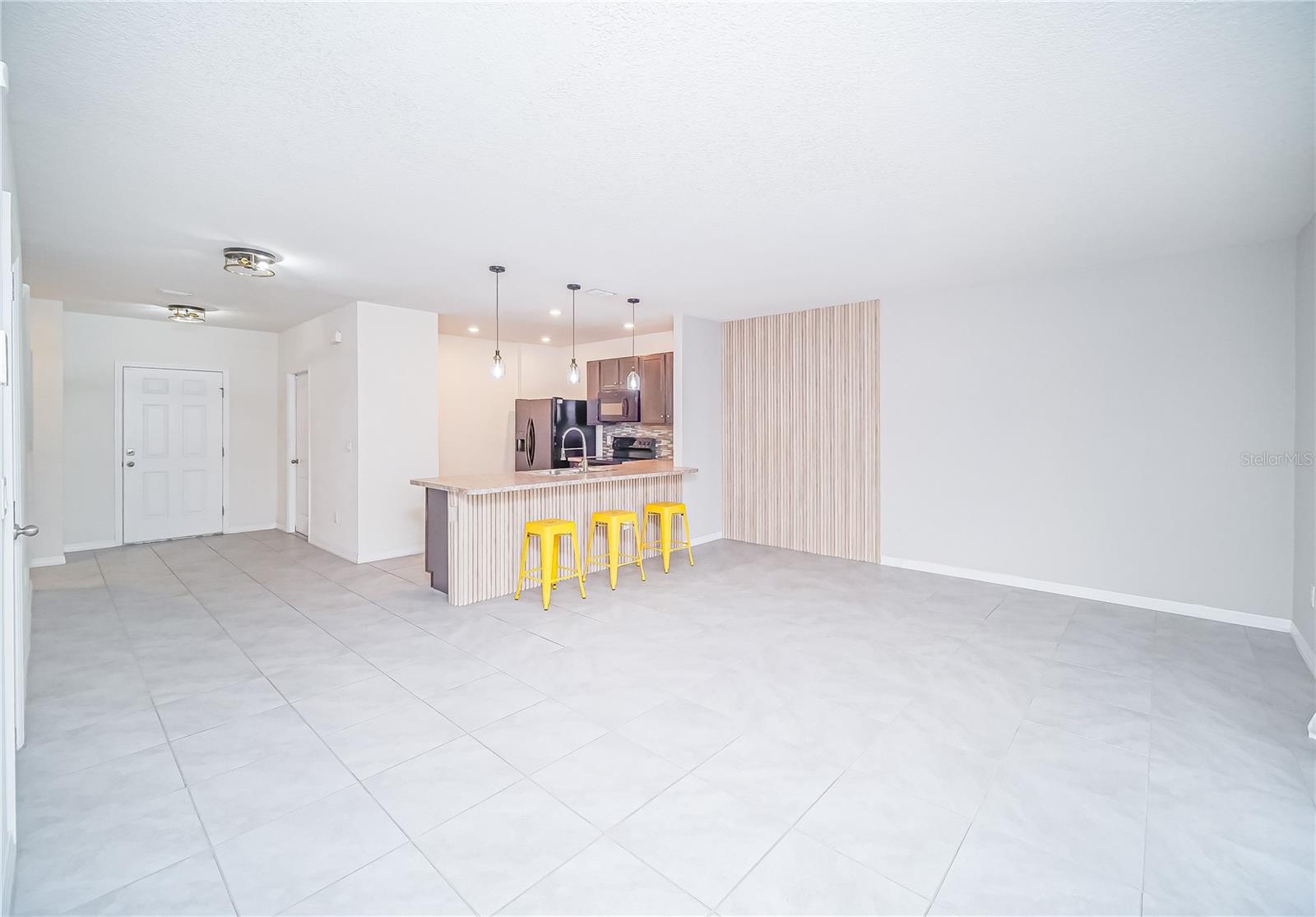 Image 3 of 32 For 9039 Alba Lane