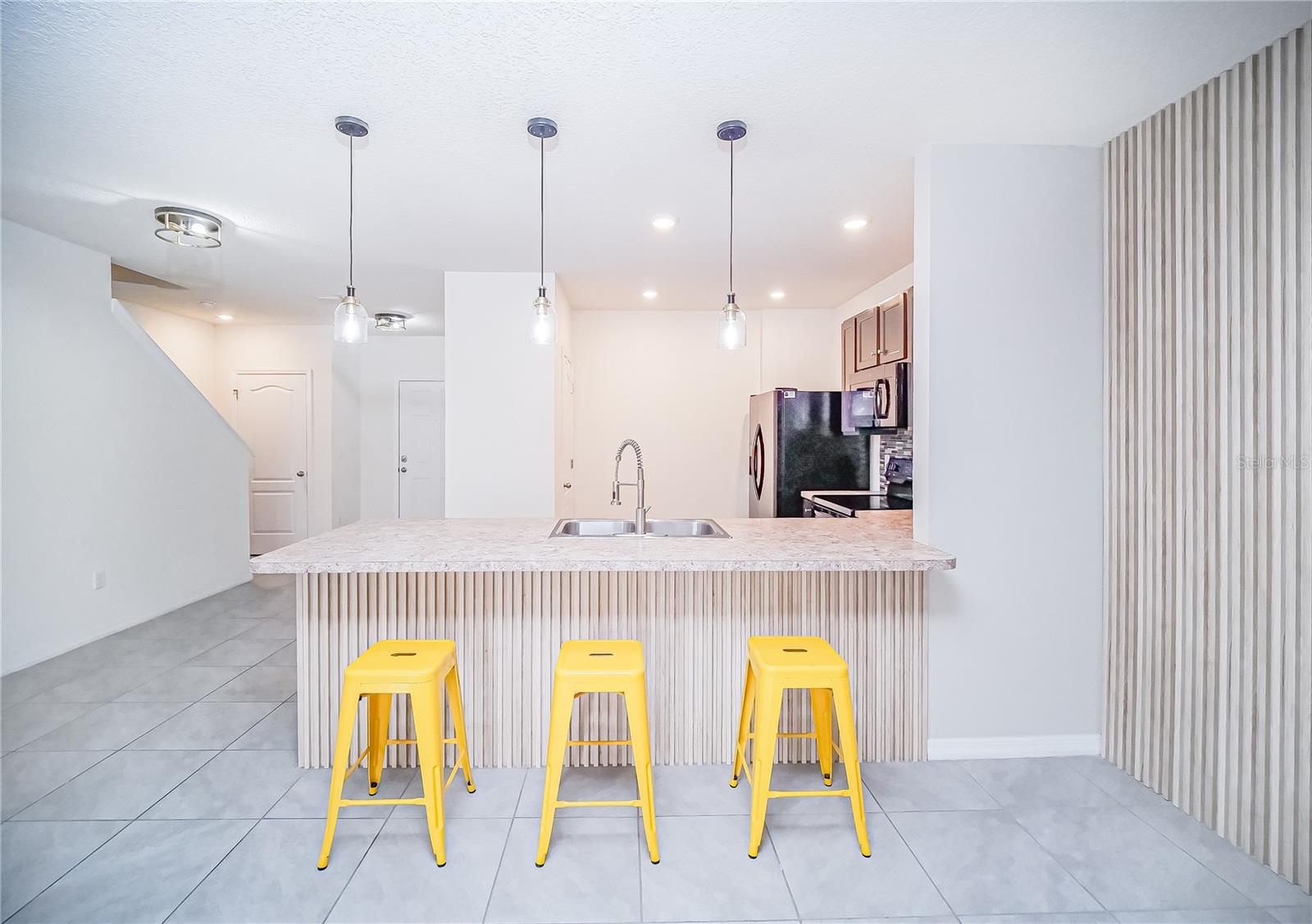 Image 6 of 32 For 9039 Alba Lane