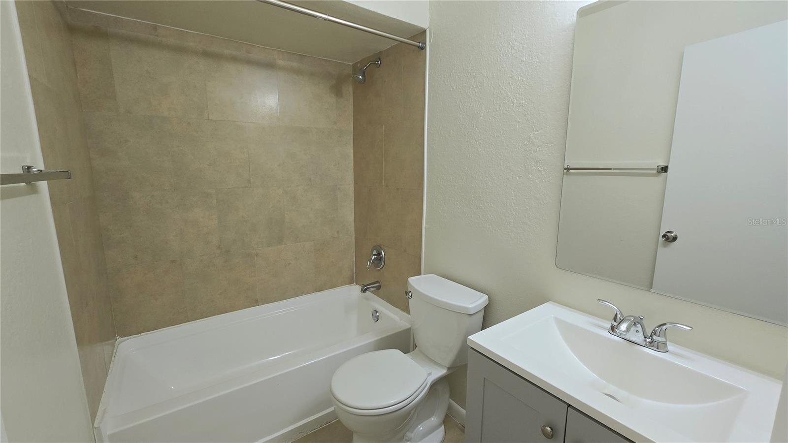 Image 13 of 23 For 719 Wyman Court 719 B