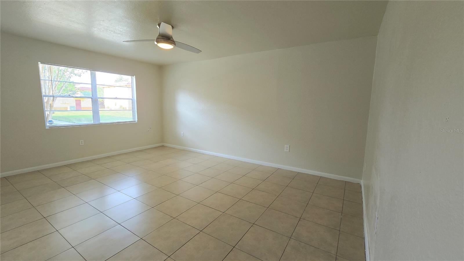 Image 14 of 23 For 719 Wyman Court 719 B