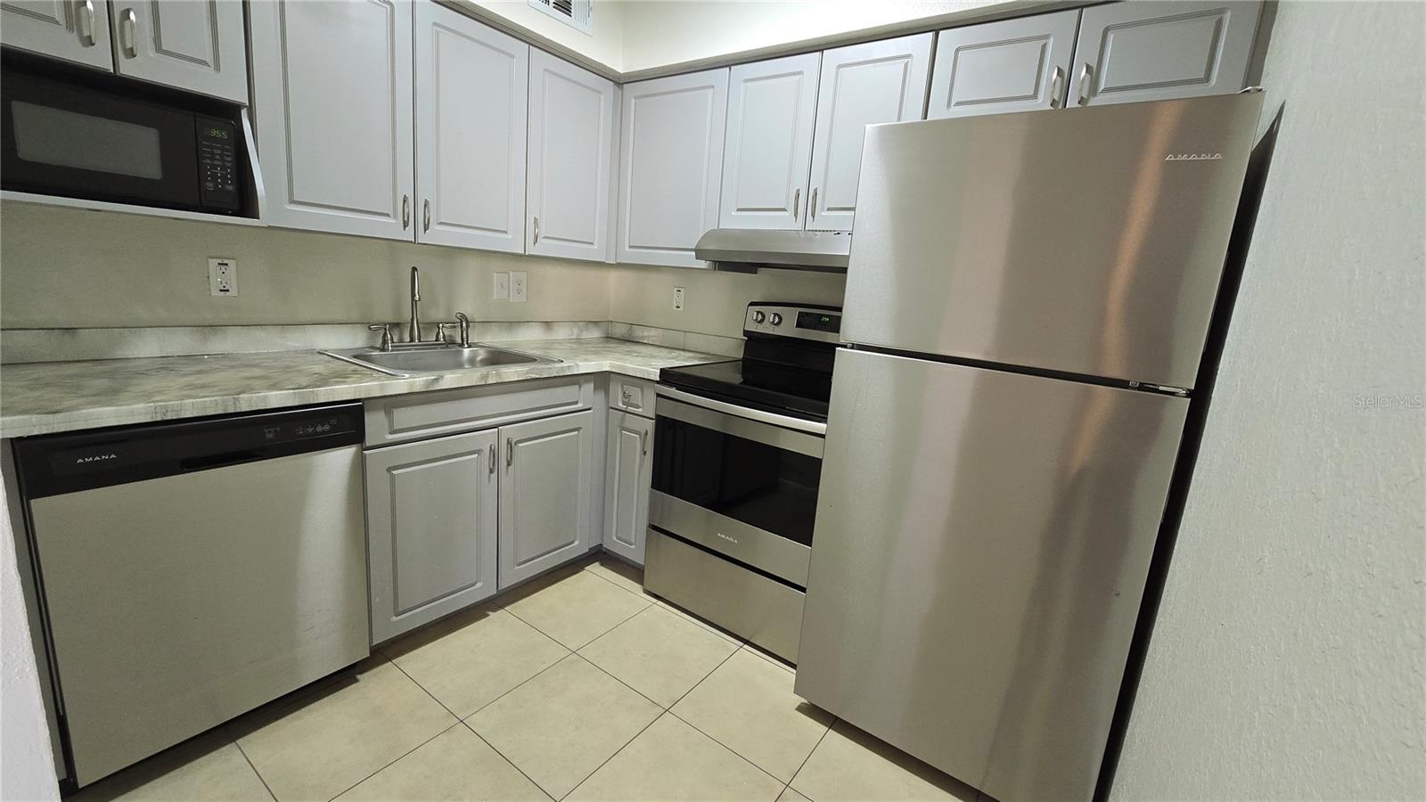 Image 6 of 23 For 719 Wyman Court 719 B