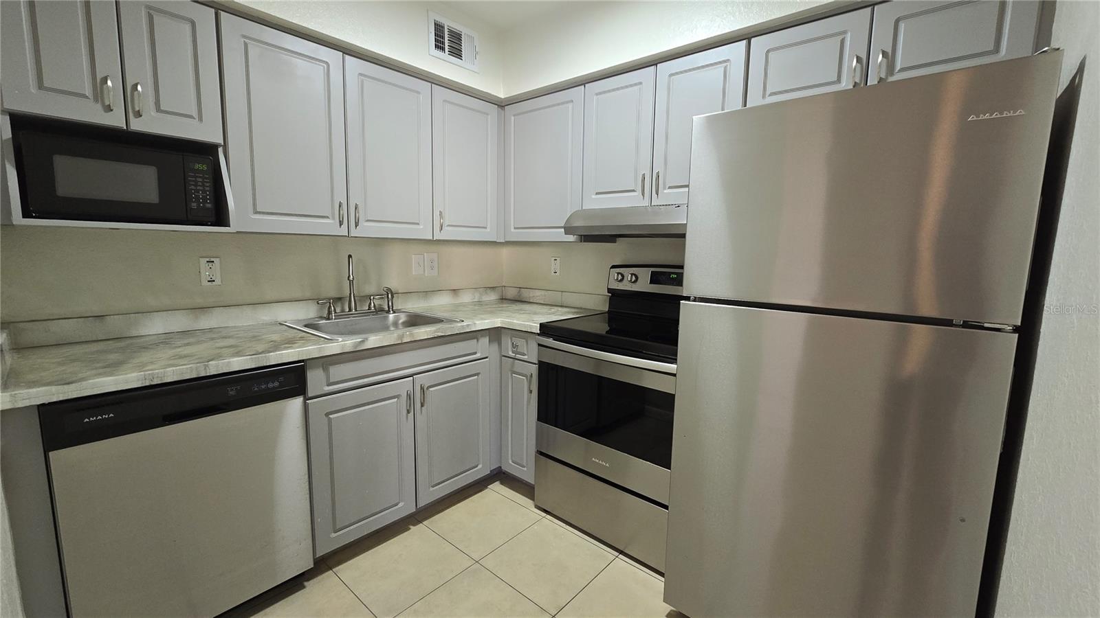 Image 7 of 23 For 719 Wyman Court 719 B