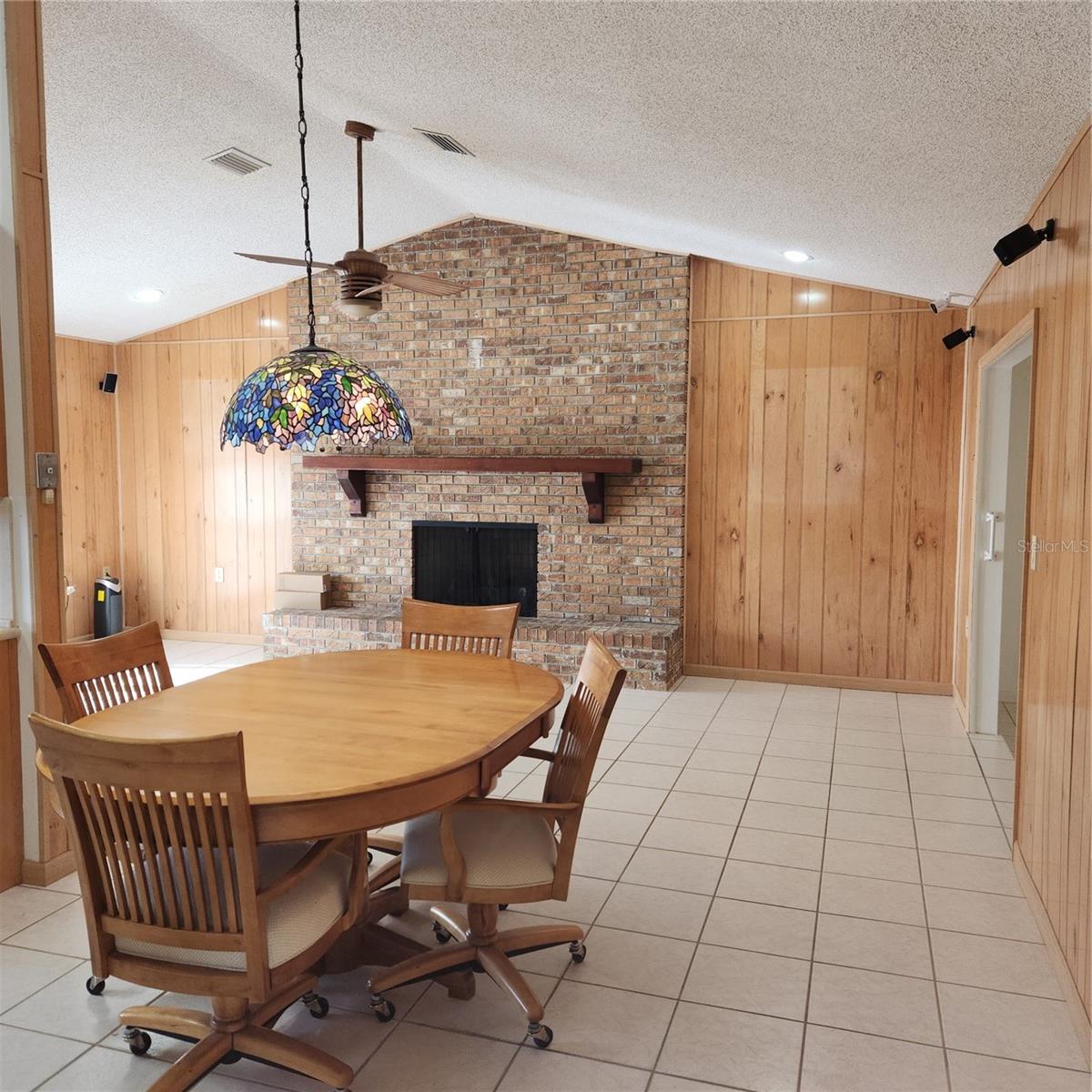 Image 17 of 42 For 3630 Miriam Drive