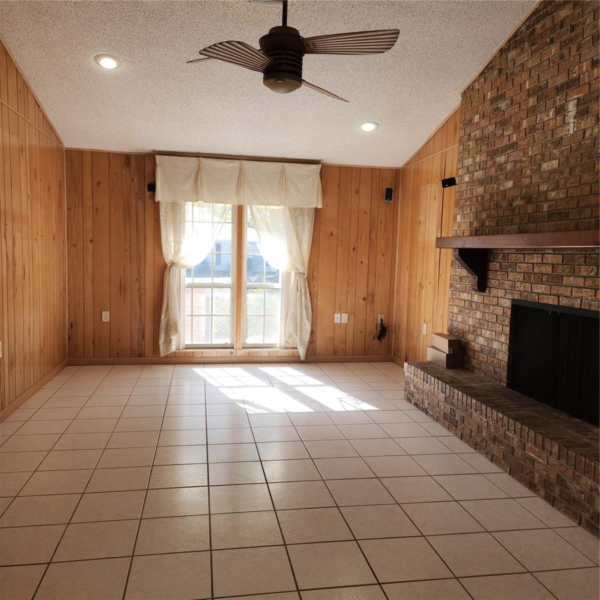 Image 19 of 42 For 3630 Miriam Drive