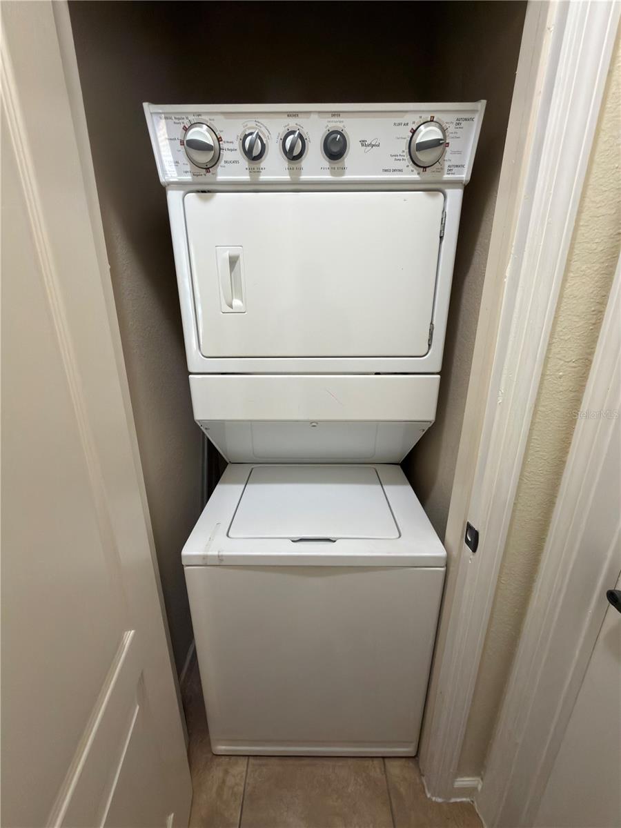 Image 10 of 17 For 902 Charo Parkway 624