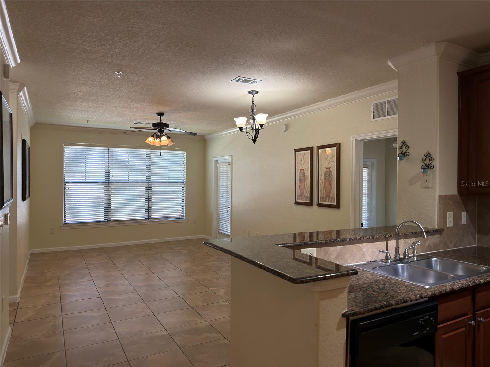 Image 14 of 17 For 902 Charo Parkway 624