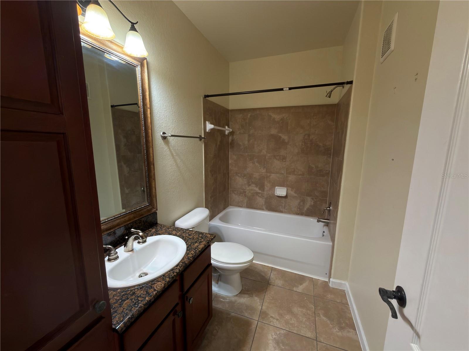 Image 9 of 17 For 902 Charo Parkway 624