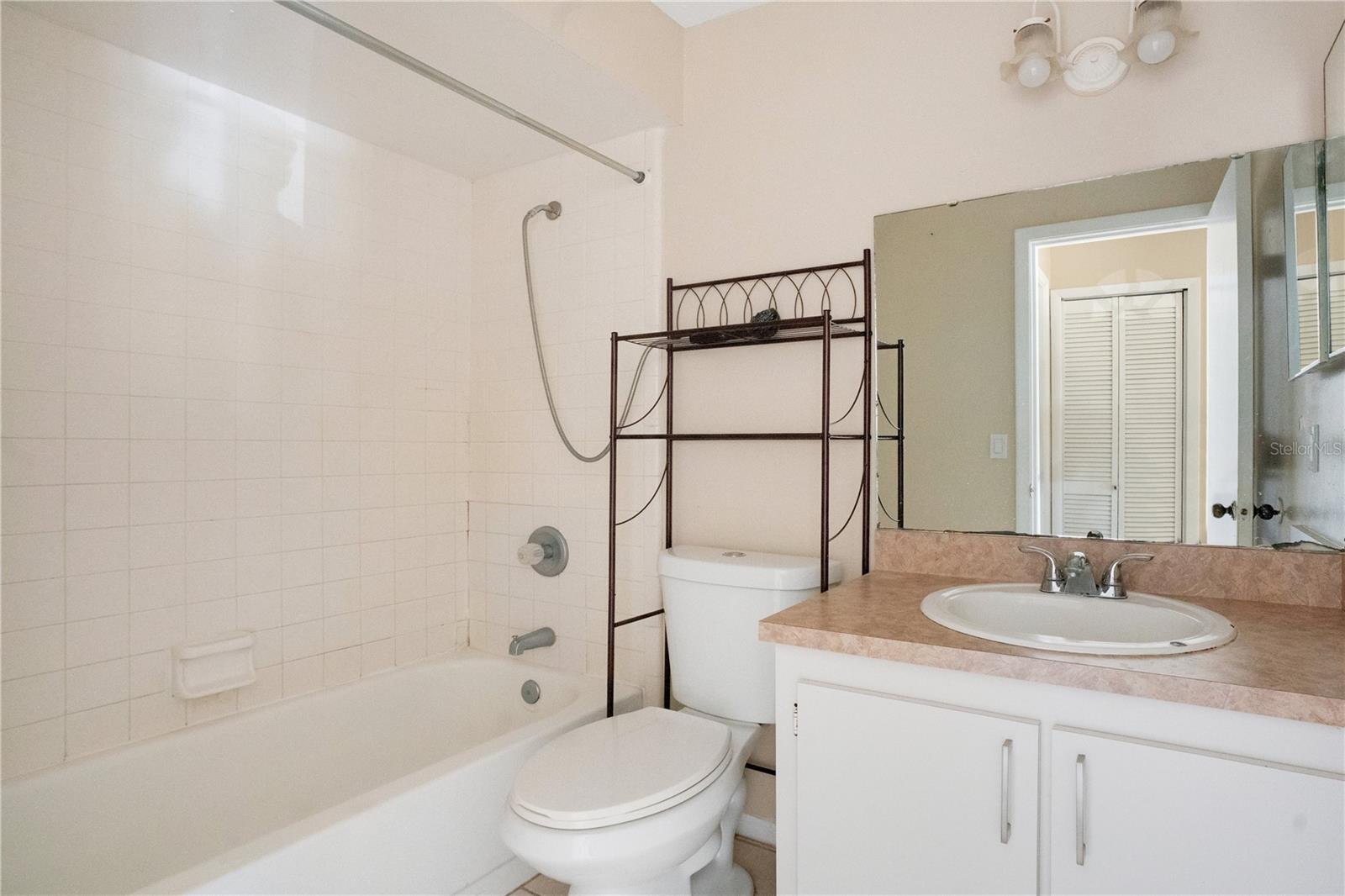 Image 9 of 13 For 6 Lago Mesa Way