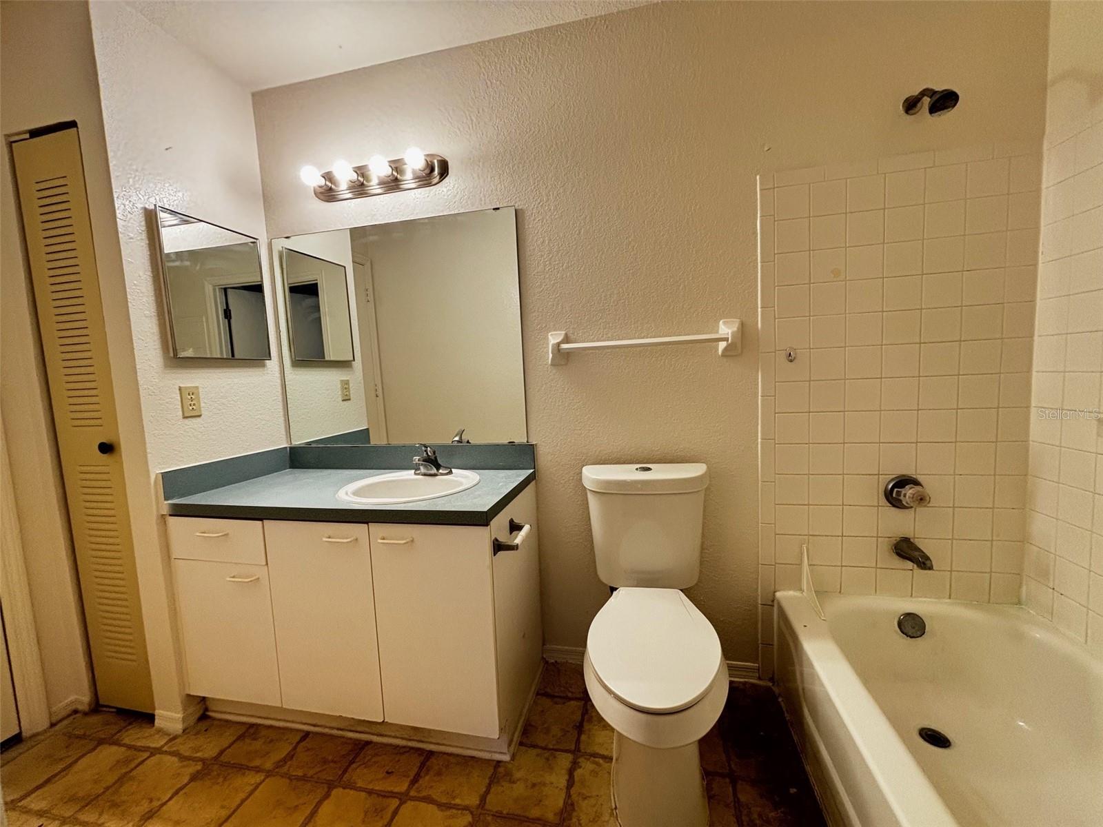 Image 13 of 24 For 1615 Columbia Arms Circle 251