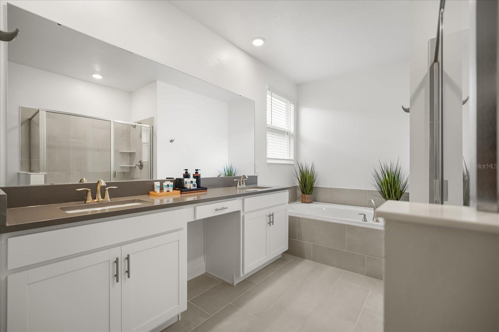 Image 27 of 52 For 8946 Play Through Drive