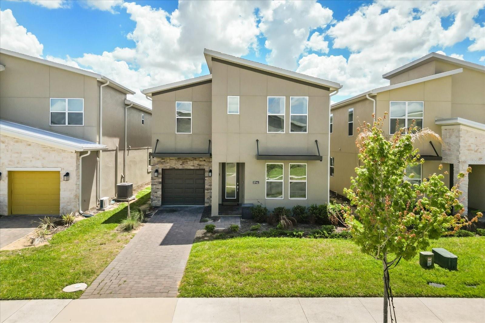 Image 42 of 52 For 8946 Play Through Drive