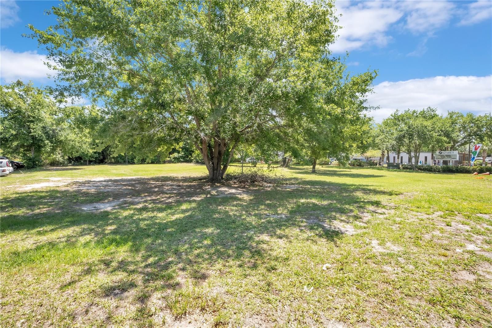 Image 13 of 21 For 0 Lions Court